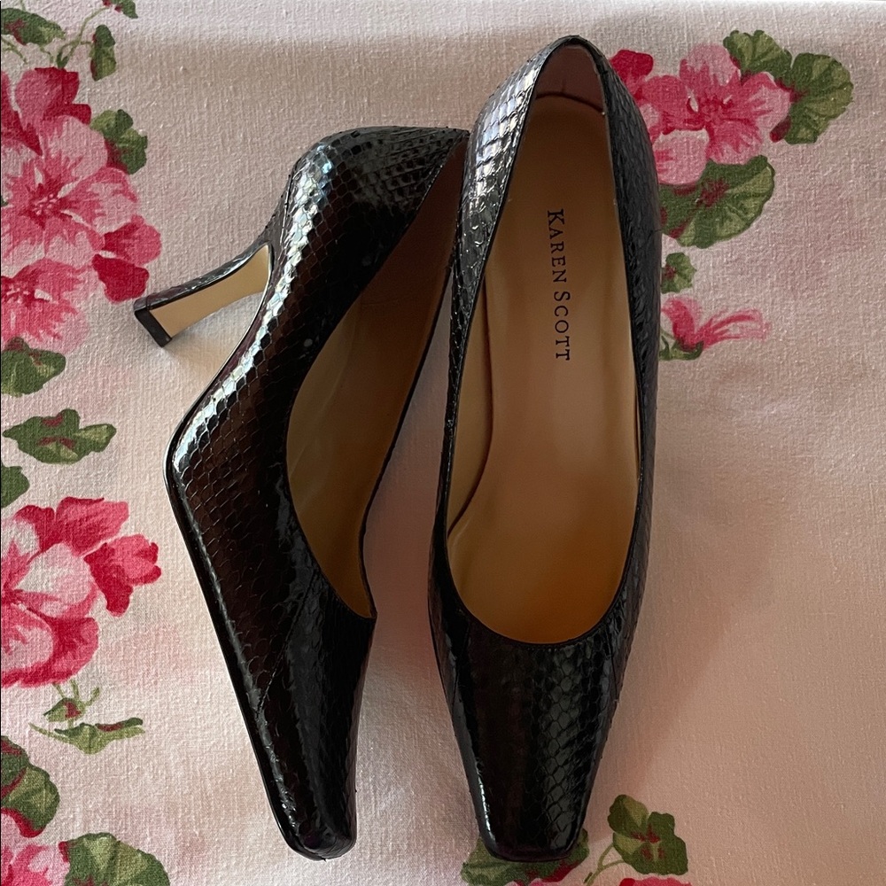 Karen Scott Black Snakeskin Heels